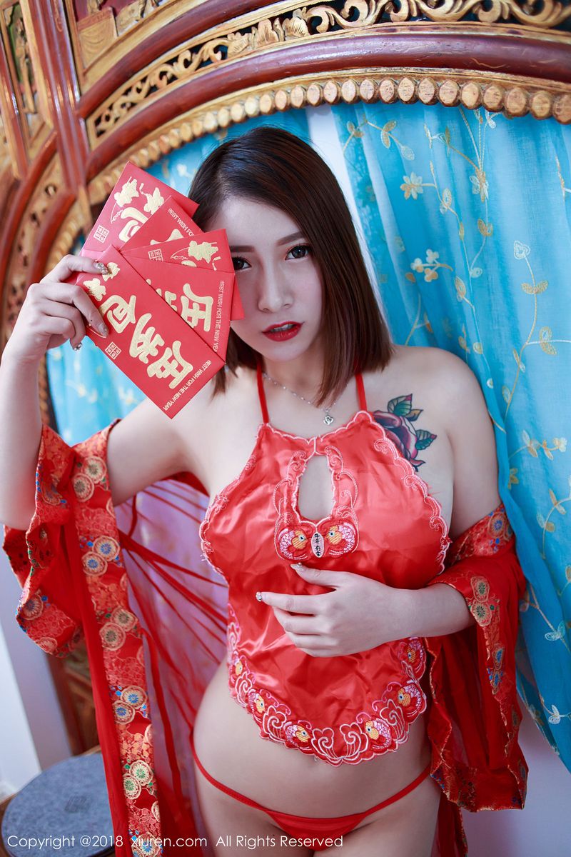 秀人网美女模特杜花花清纯校服红色肚兜新春写真特辑