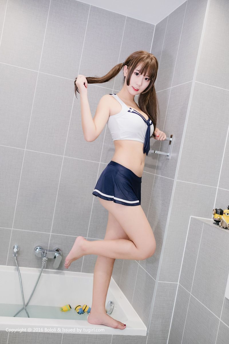 性感美女猫九酱Sakura童颜巨乳水手服紧身死库水写真