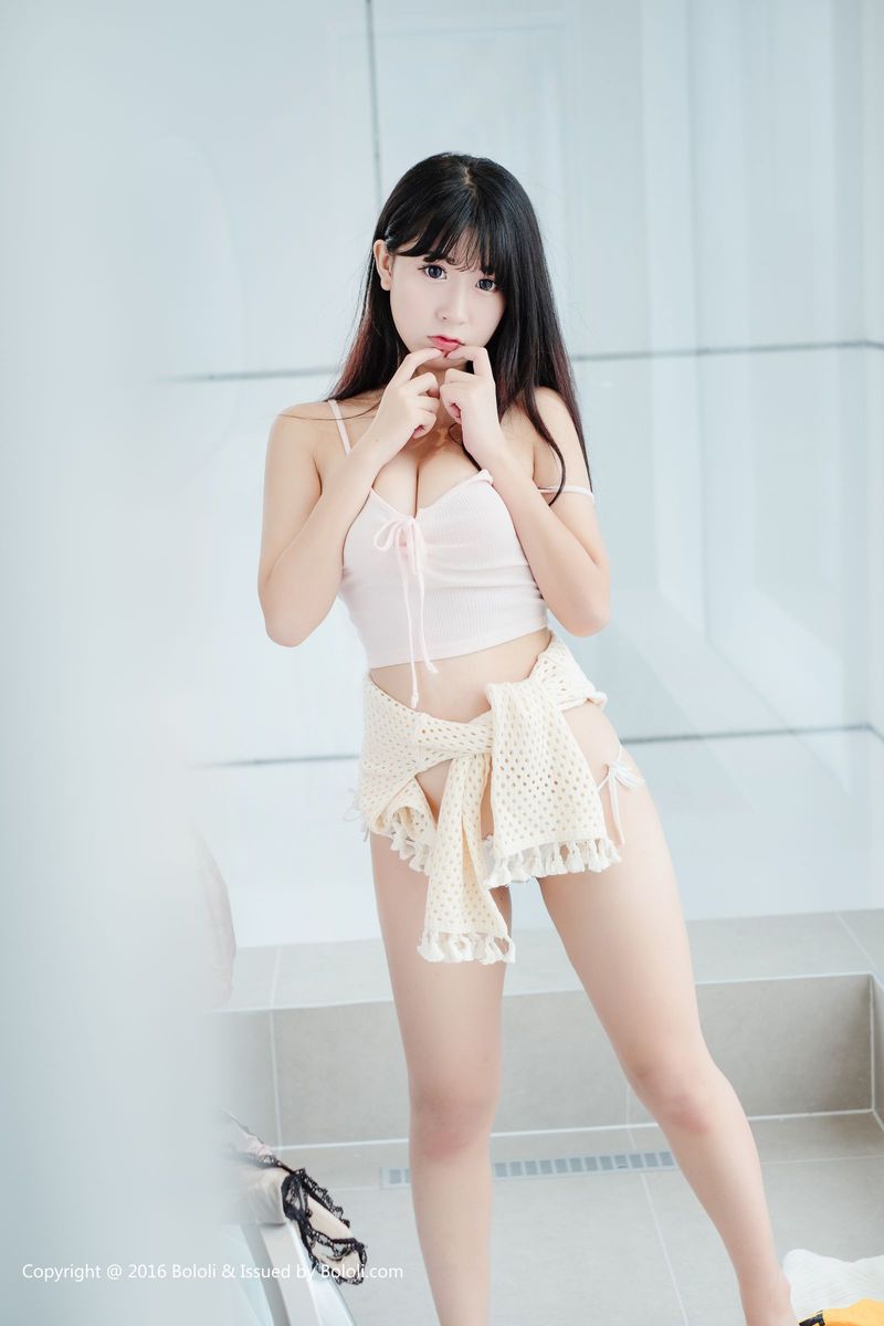 女朋友猫九酱Sakura童颜巨乳三点式内衣诱惑美图