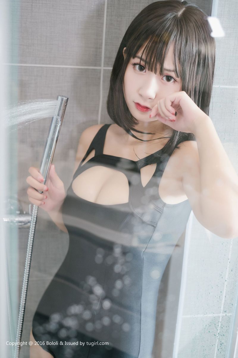 性感美女猫九酱Sakura童颜巨乳水手服紧身死库水写真