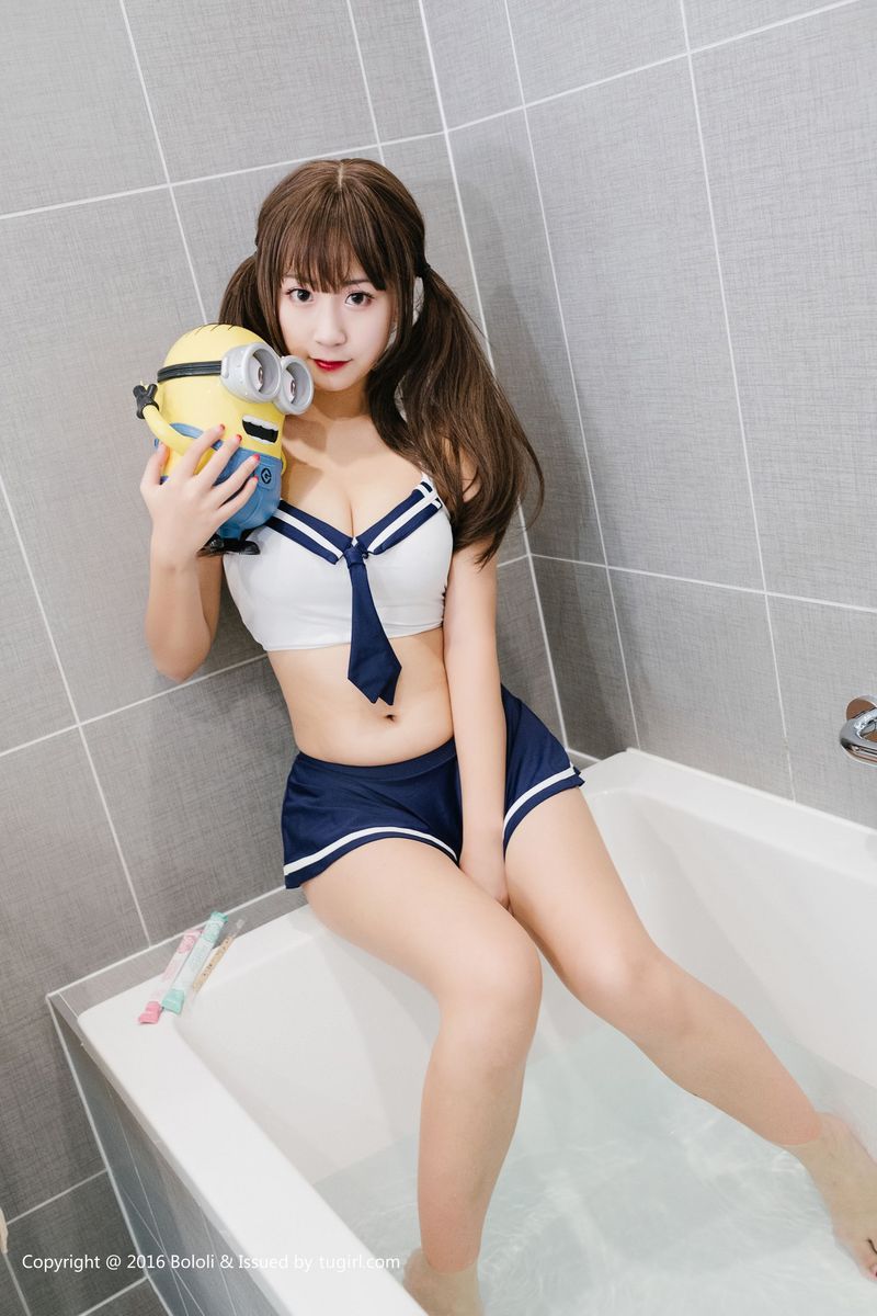 性感美女猫九酱Sakura童颜巨乳水手服紧身死库水写真