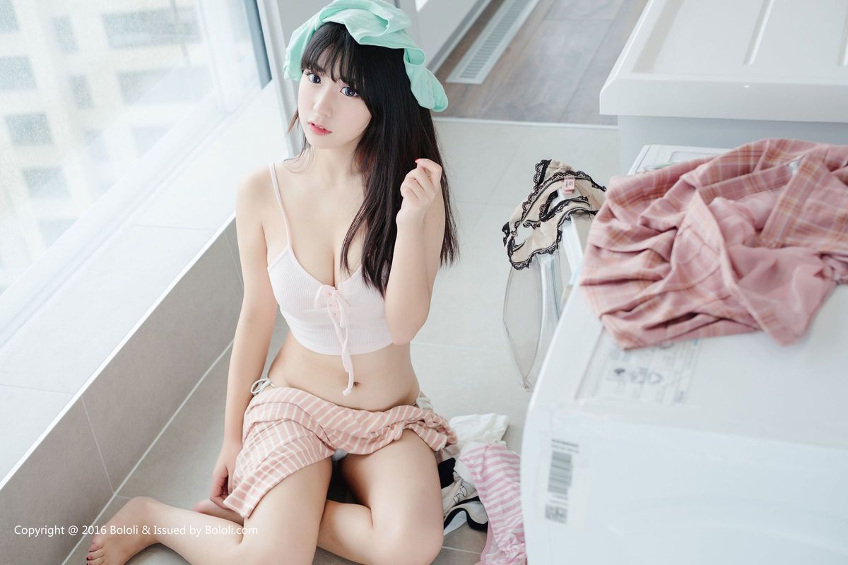女朋友猫九酱Sakura童颜巨乳三点式内衣诱惑美图