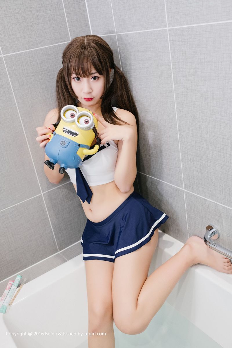 性感美女猫九酱Sakura童颜巨乳水手服紧身死库水写真