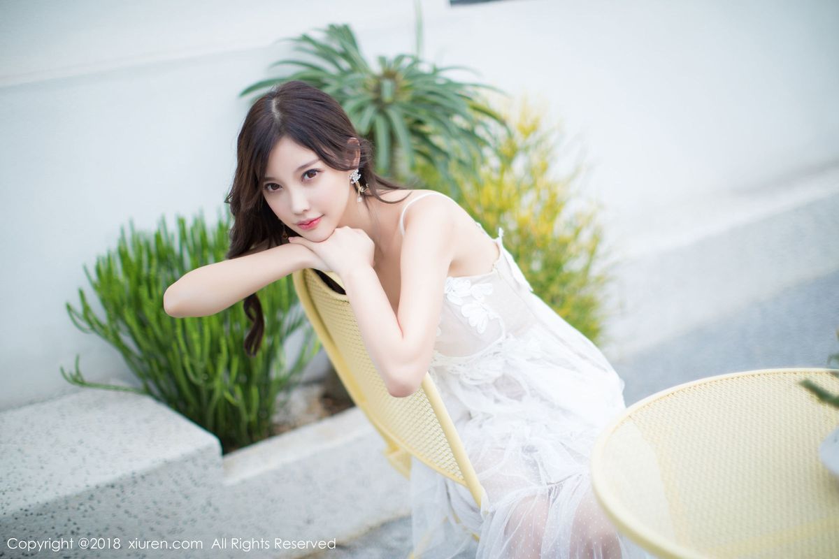 性感美女杨晨晨sugar黑丝美腿蕾丝长裙元旦特辑写真
