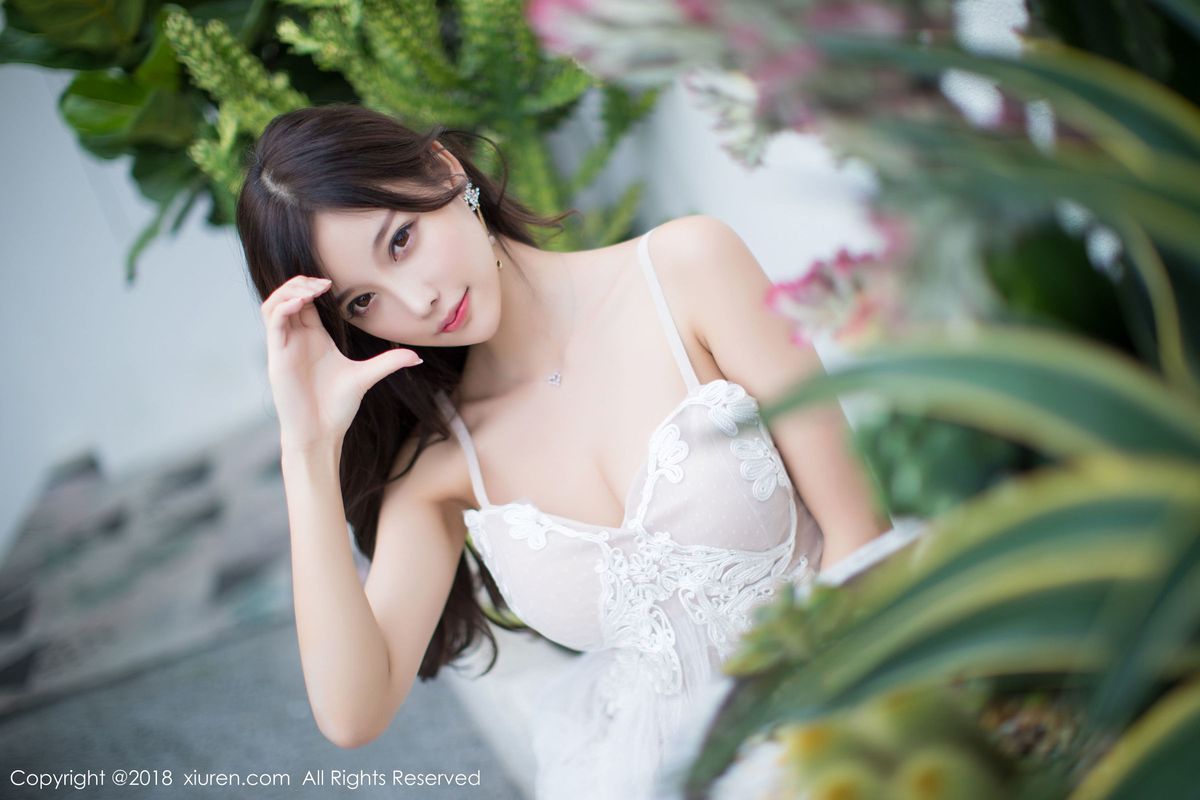 性感美女杨晨晨sugar黑丝美腿蕾丝长裙元旦特辑写真