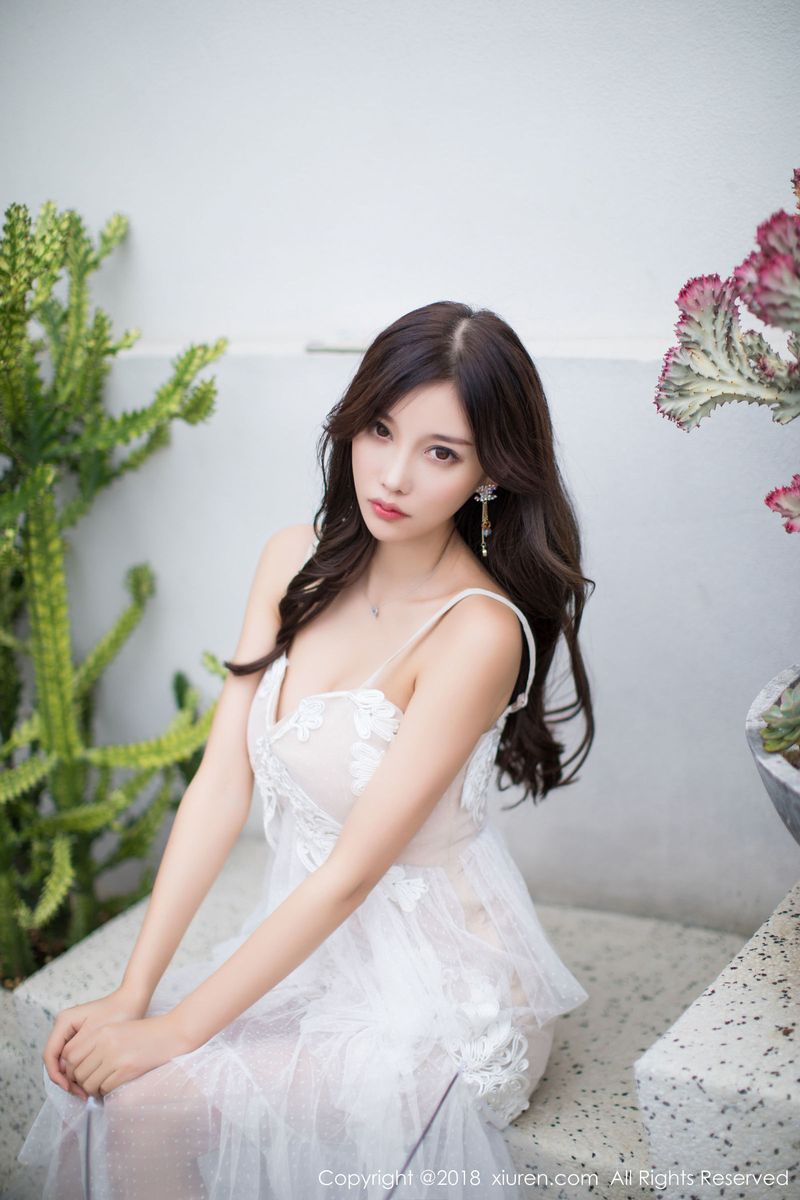 性感美女杨晨晨sugar黑丝美腿蕾丝长裙元旦特辑写真