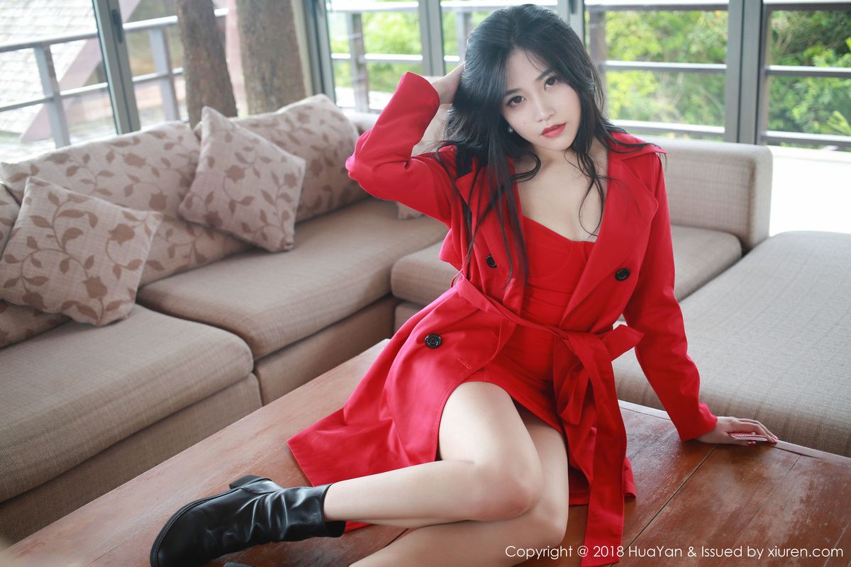性感女神许诺Sabrina红色风衣修长美腿邱淑贞系列苏梅岛旅拍