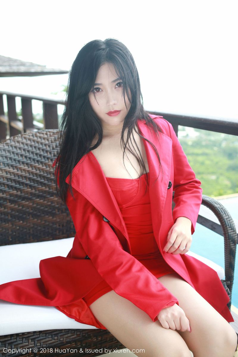 性感女神许诺Sabrina红色风衣修长美腿邱淑贞系列苏梅岛旅拍