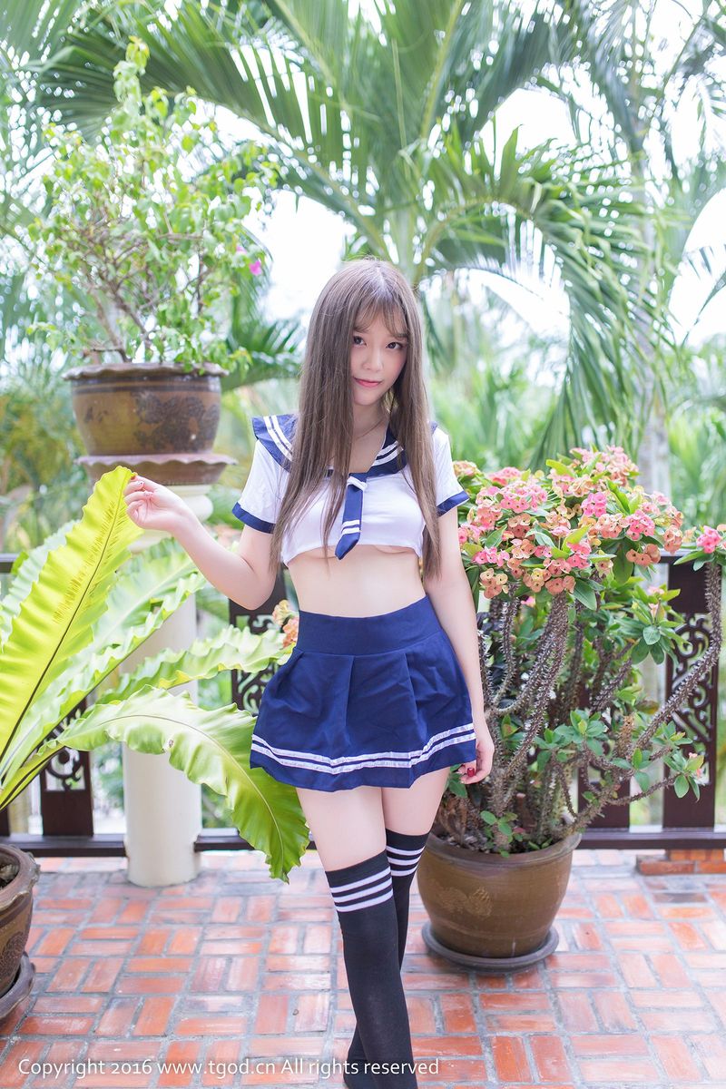 清新美女程彤颜乖巧女仆学生装制服诱惑苏梅岛旅拍