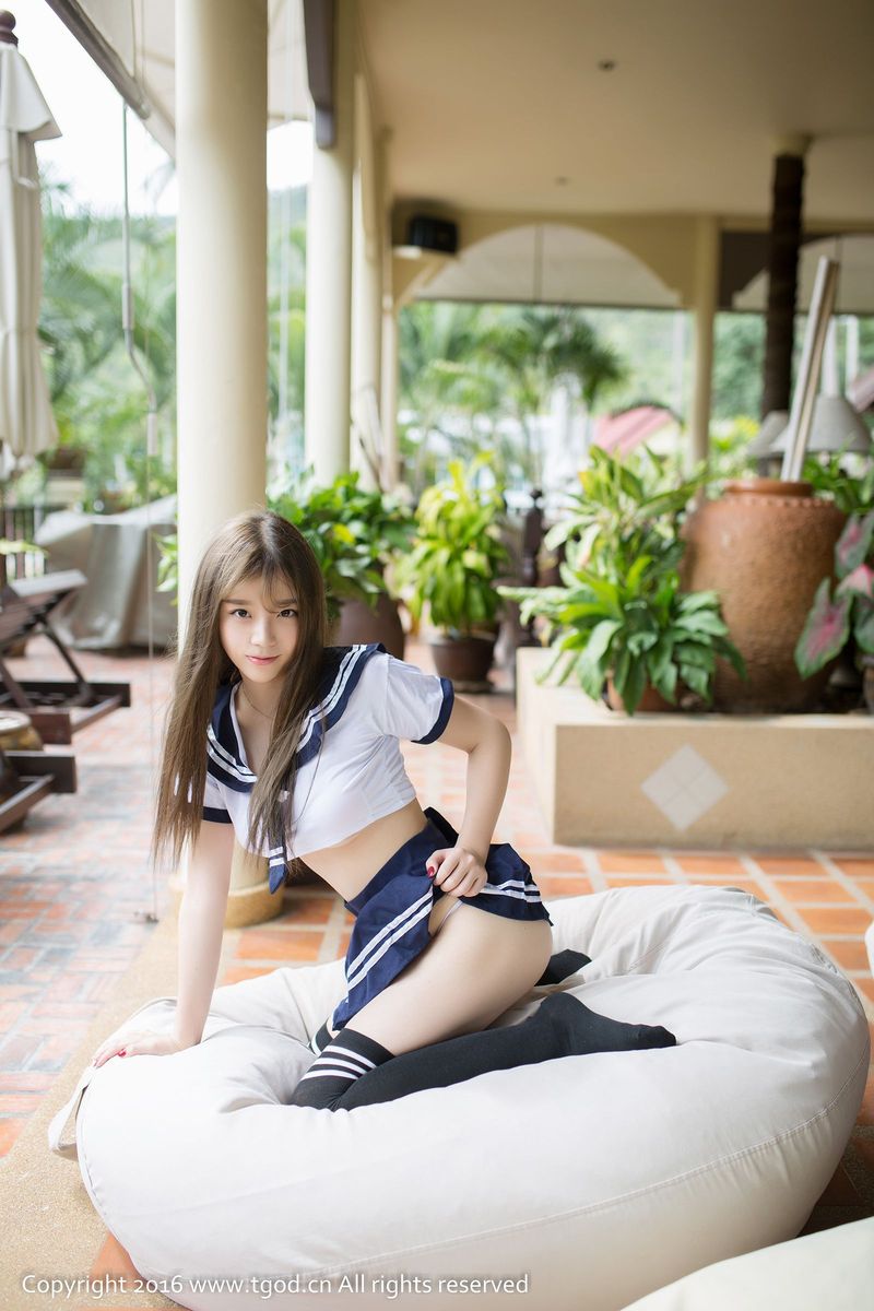 清新美女程彤颜乖巧女仆学生装制服诱惑苏梅岛旅拍