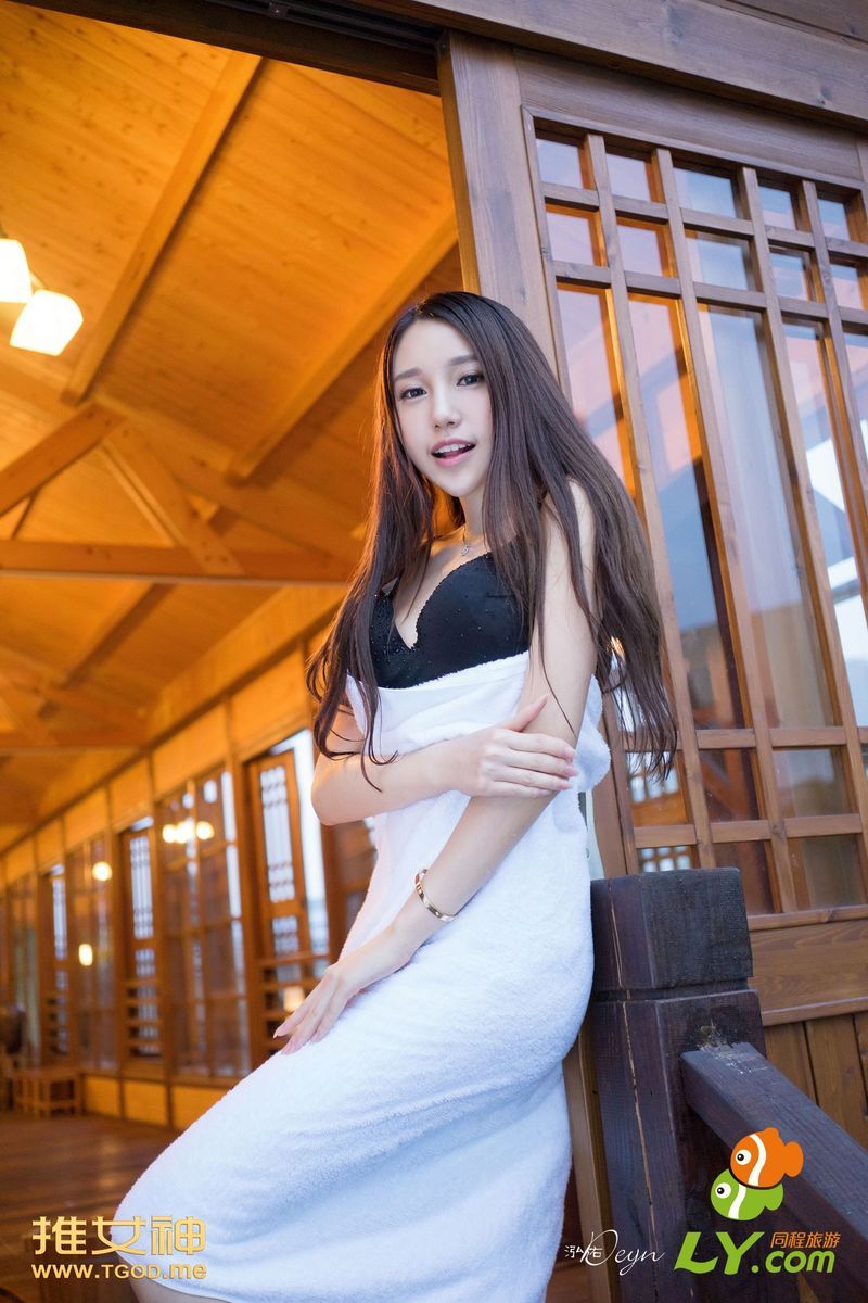 绝色清新妹子刘奕宁Lynn优雅气质比基尼诱惑泰国街拍