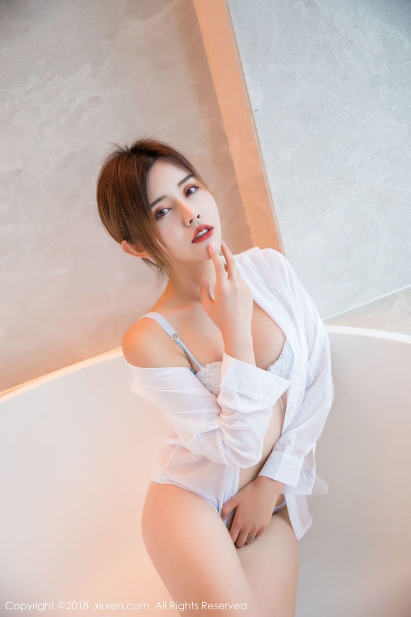 秀人网性感女神Cris_卓娅祺兔女郎浴室白衬衫内衣诱惑写真