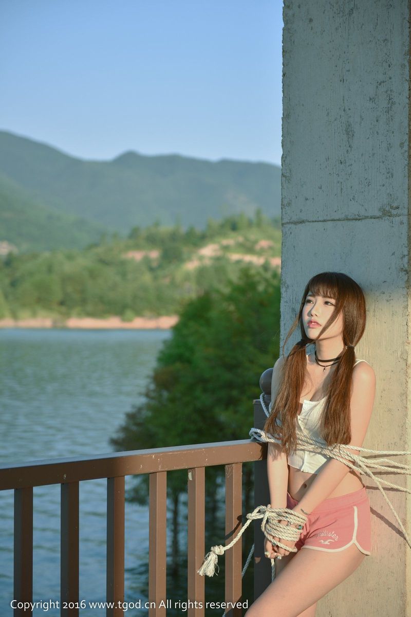双马尾萌妹子朱若慕Akiki美胸热裤云曼旅拍 第五刊