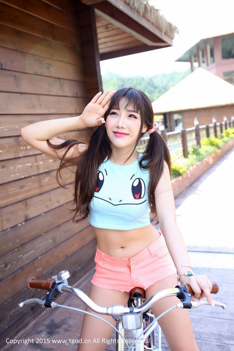 性感美女模特朱若慕Akiki户外热裤云曼旅拍 第三刊