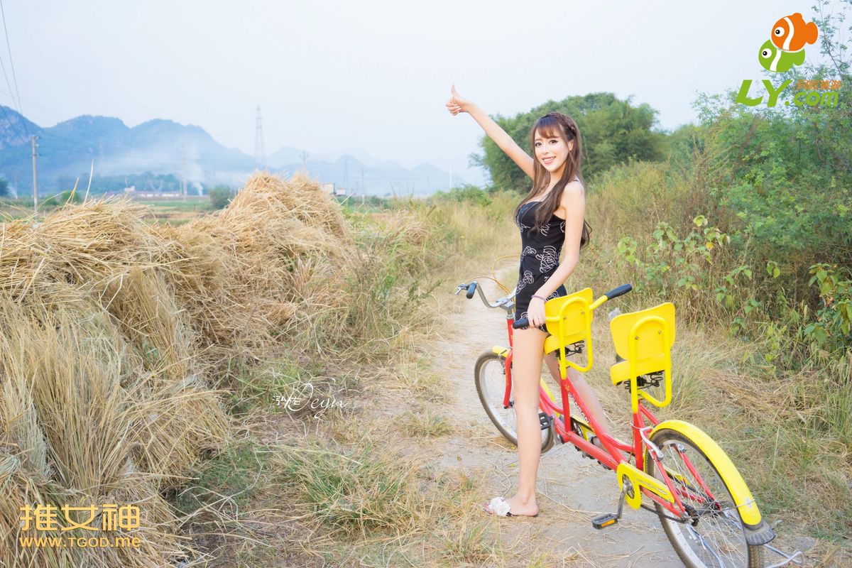 性感美女王曼妮zZ《女神去哪儿》户外比基尼温泉度假区写真