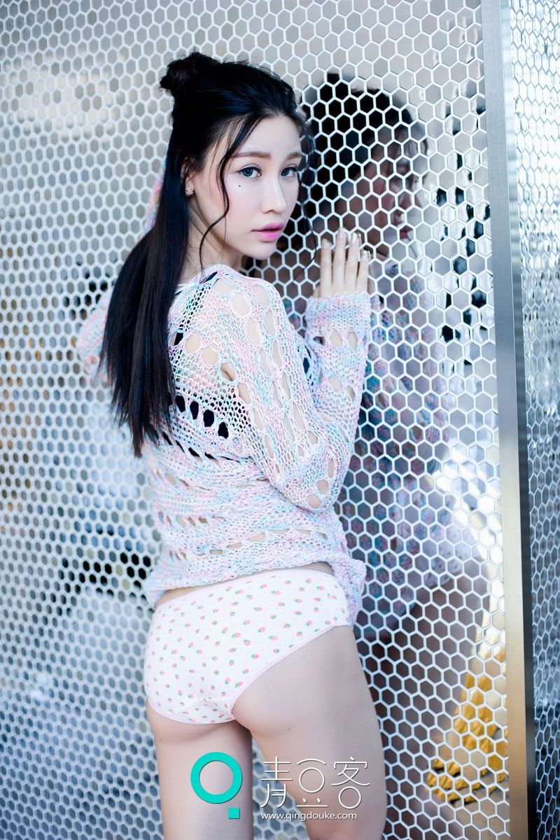 青豆客甜美女神美盺Yumi泳装美胸内衣诱惑私房写真