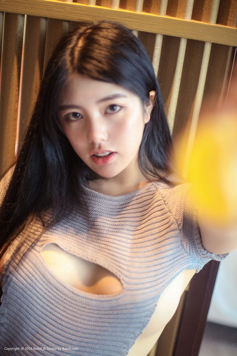 波萝社性感女神娜露selena开背毛衣内衣诱惑大尺度写真