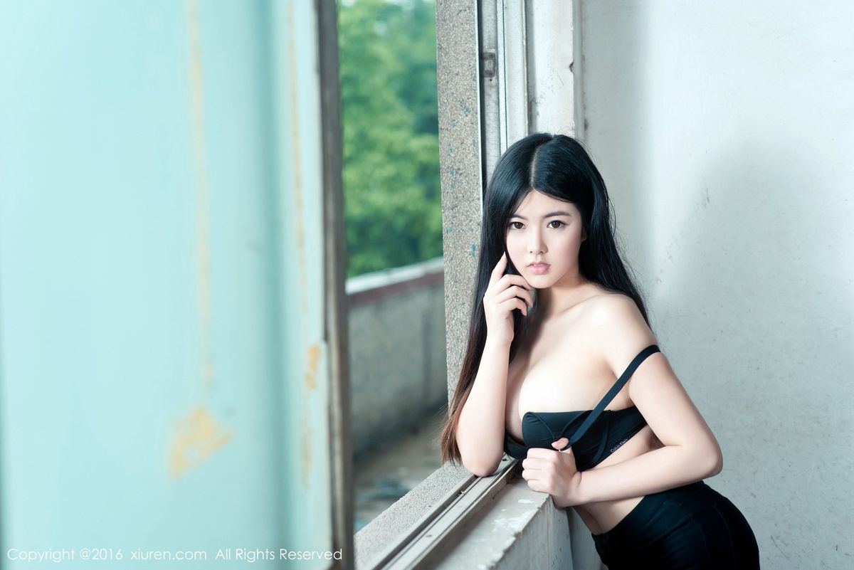 日系小清新巨乳美女娜露Selena内衣诱惑大尺度写真