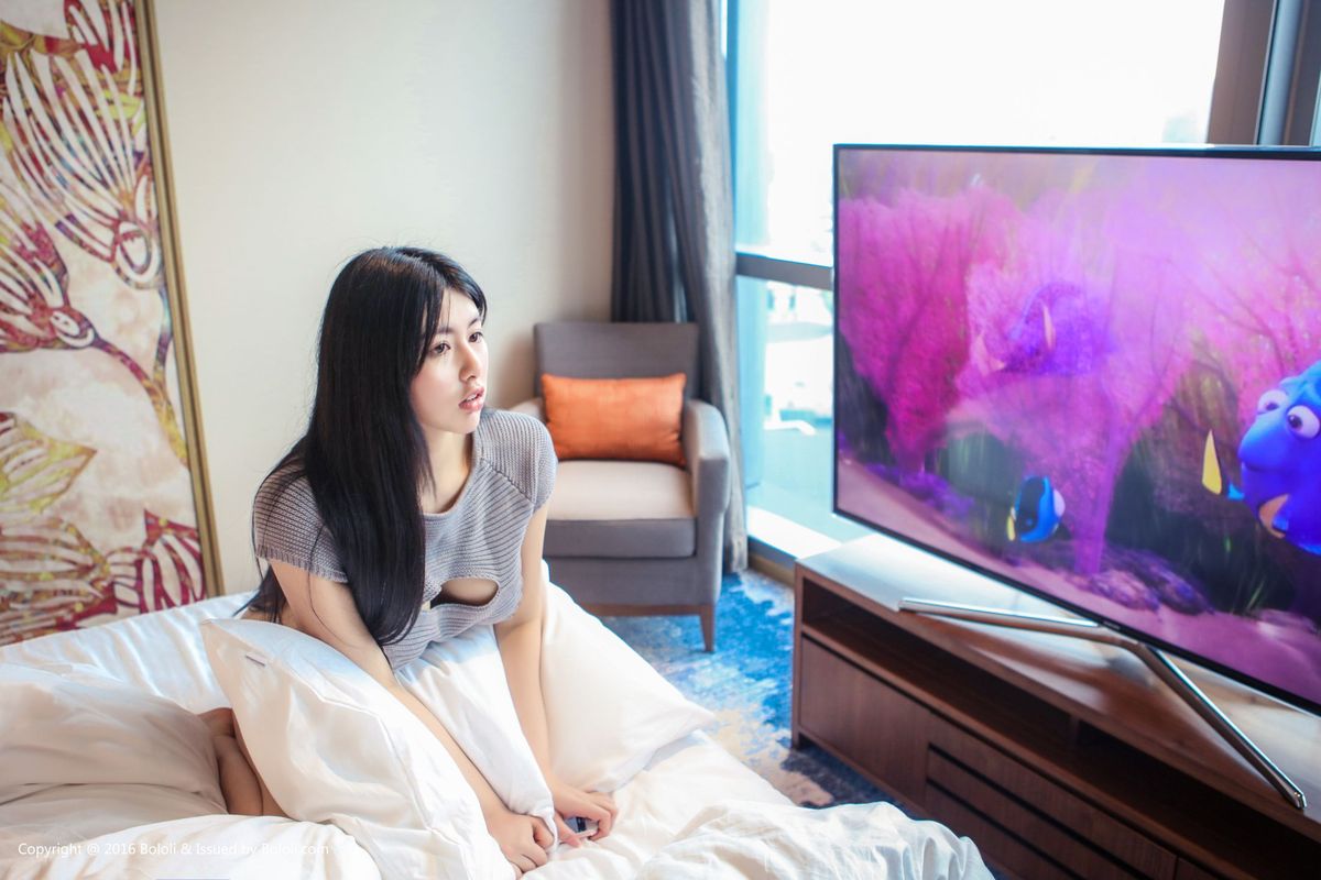 波萝社性感女神娜露selena开背毛衣内衣诱惑大尺度写真
