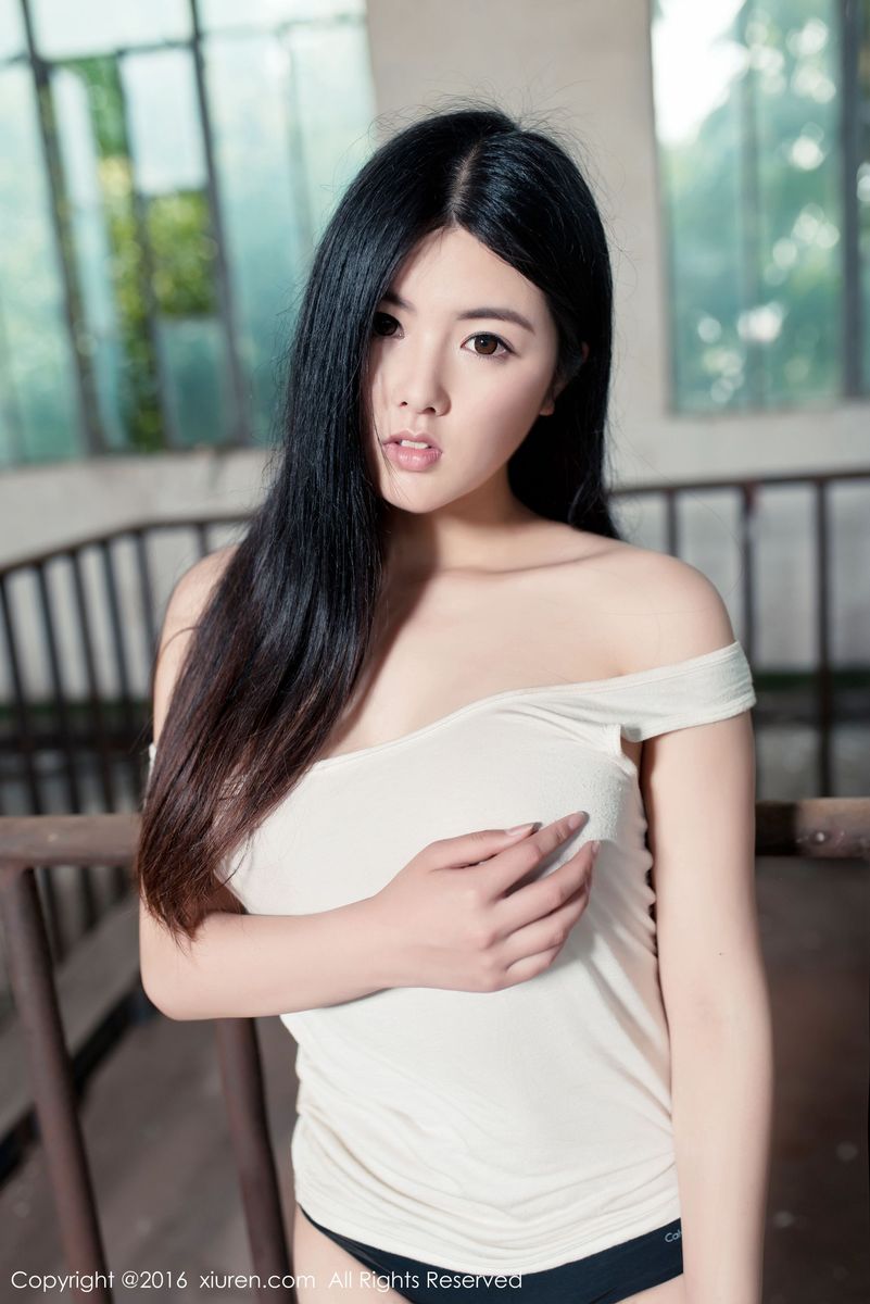 日系小清新巨乳美女娜露Selena内衣诱惑大尺度写真
