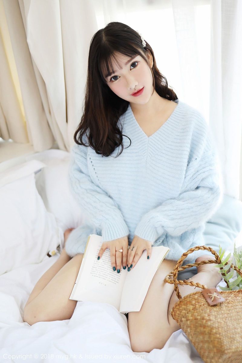 童颜巨乳模特小尤奈居家小女友视角第二套私房写真
