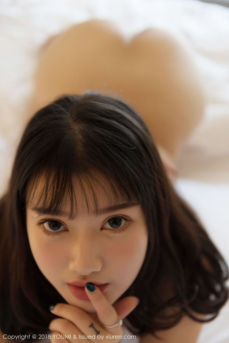 童颜巨乳模特小尤奈蕾丝情趣内衣丁字裤大尺度床照福利