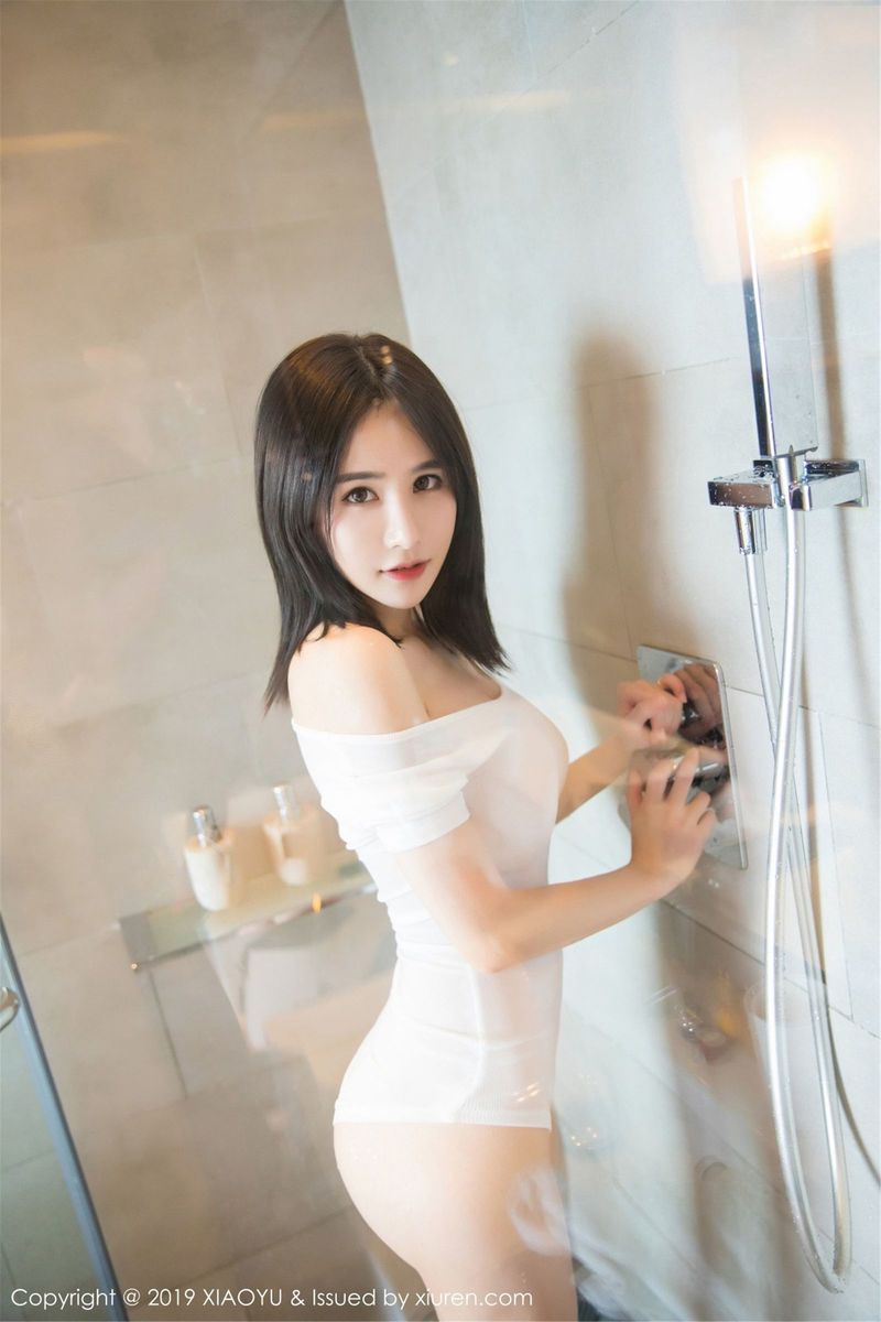 语画界性感女神小沫琳浴室湿身诱惑马尔代夫私房旅拍