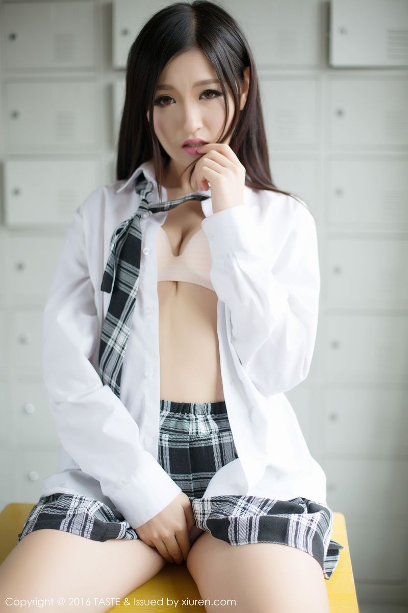 性感美女沈梦瑶学生装制服内衣诱惑大尺度写真