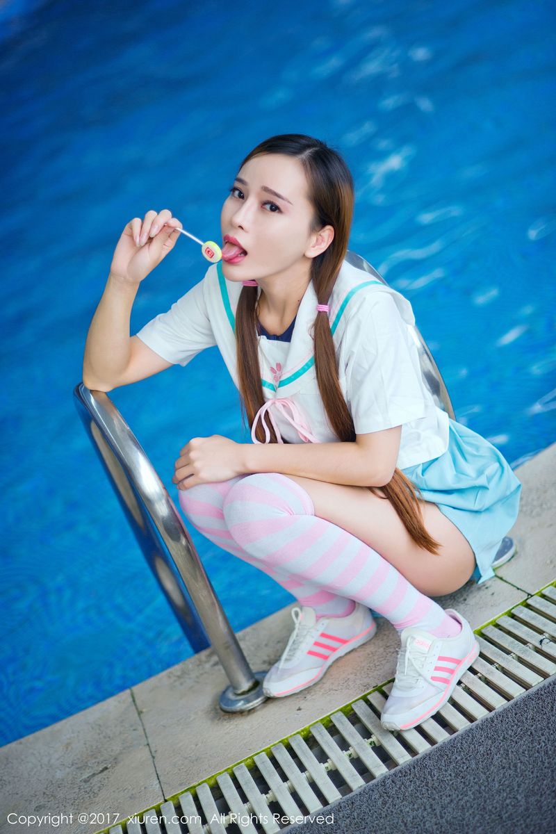 秀人网美女主播艾小青日系学生服&人体泡沫火爆套图