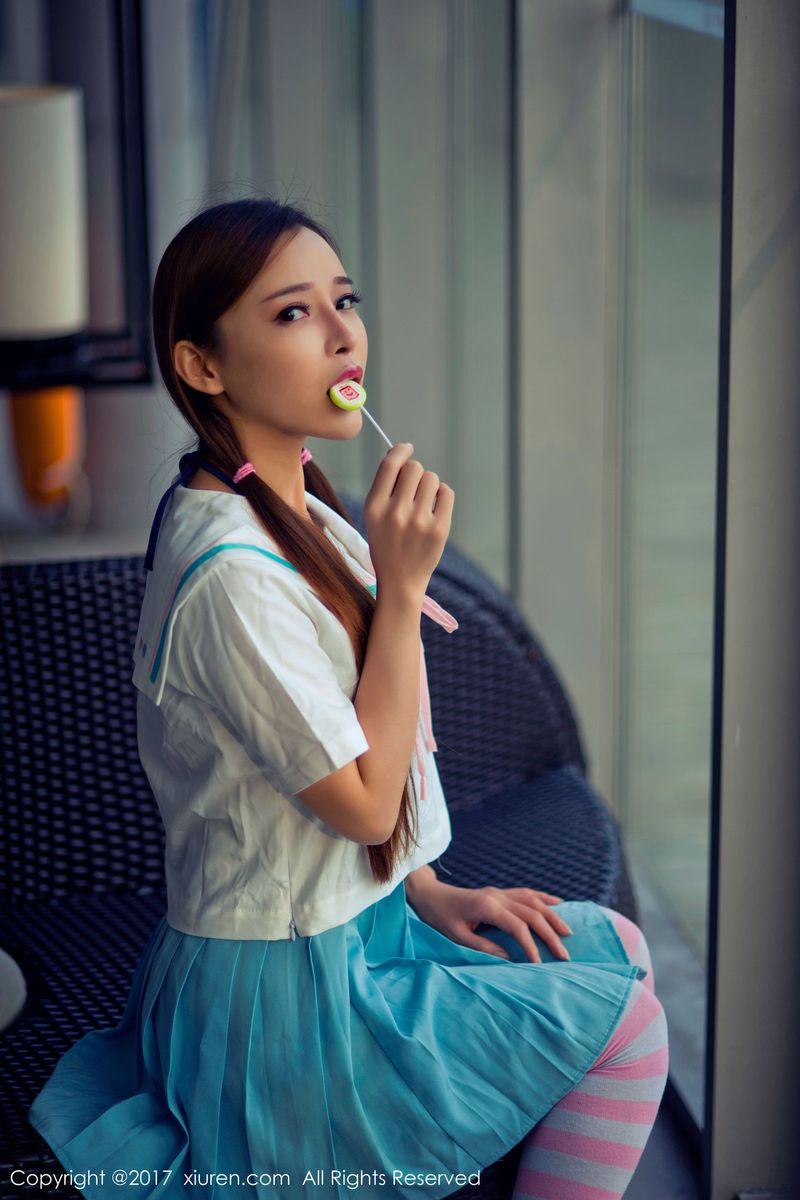 秀人网美女主播艾小青日系学生服&人体泡沫火爆套图