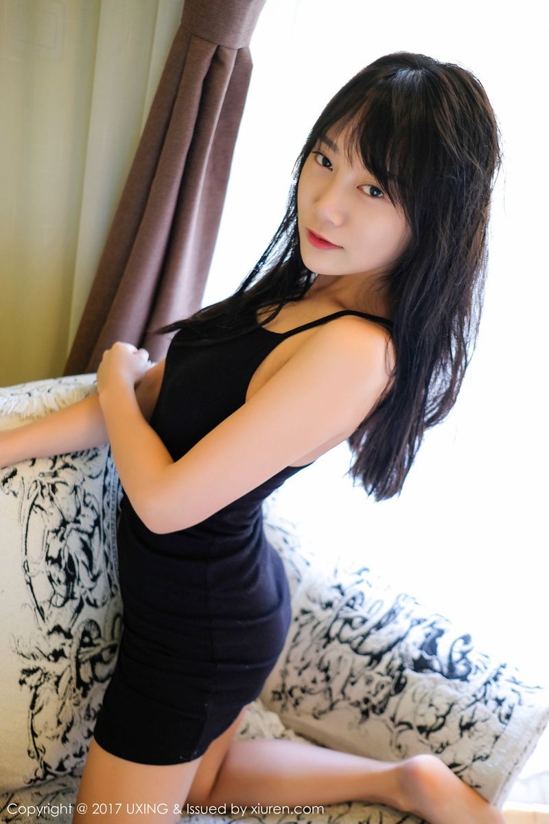 重庆妹子李猩一长裙彰显火辣身材内衣诱惑大尺度诱惑写真