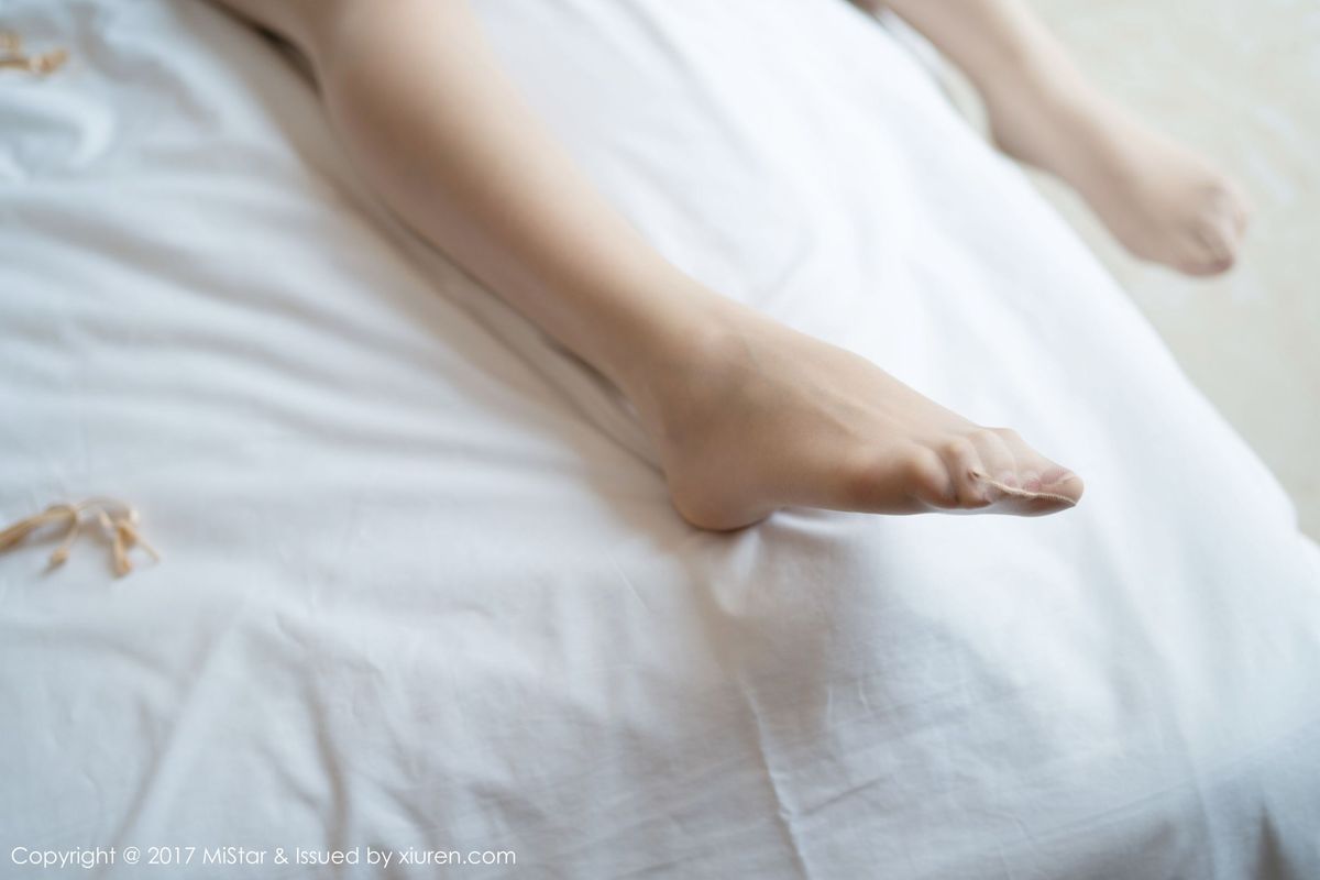 御姐女神丁筱南丝袜美腿肉色连体衣诱惑写真