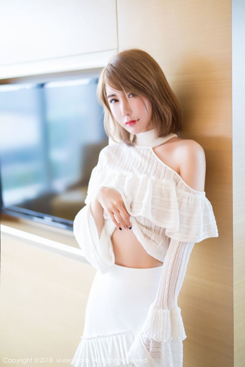 美女模特楚恬Olivia黑丝美腿真空美胸内衣诱惑美图