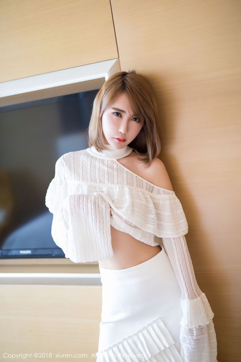 美女模特楚恬Olivia黑丝美腿真空美胸内衣诱惑美图