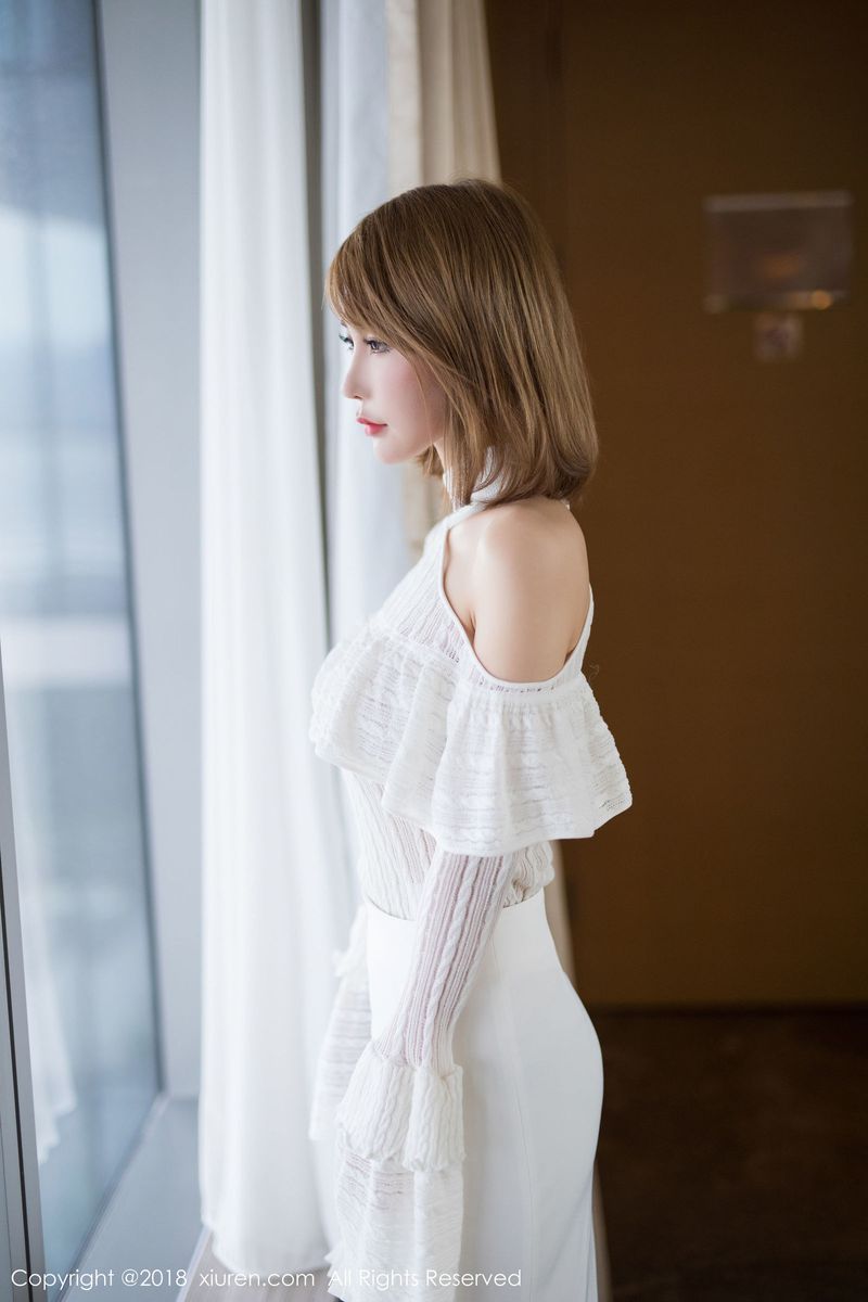 美女模特楚恬Olivia黑丝美腿真空美胸内衣诱惑美图