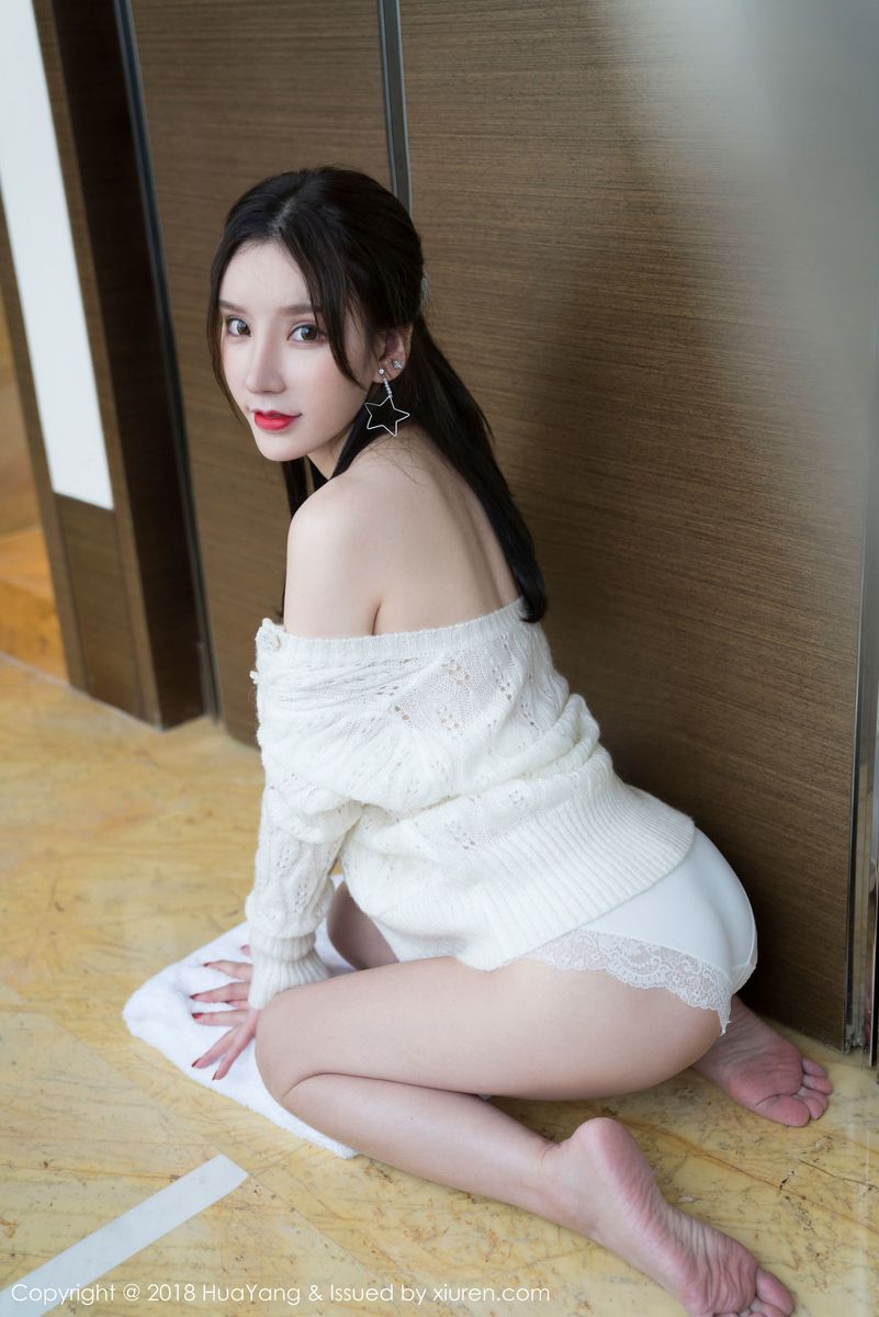 美女主播周于希dummy开胸白杉黄短裙丝袜美腿写真