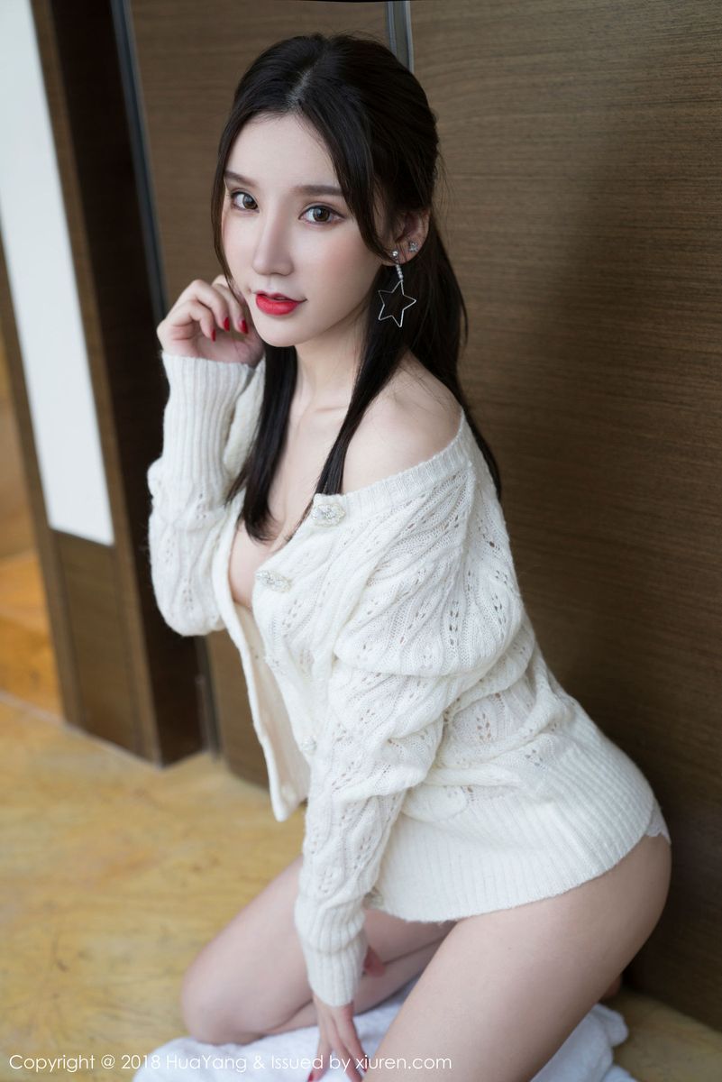 美女主播周于希dummy开胸白杉黄短裙丝袜美腿写真