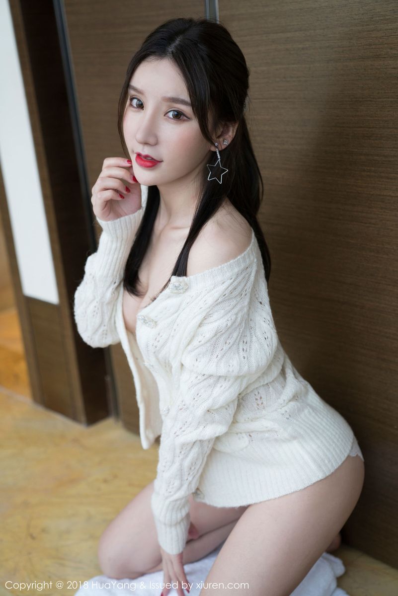 美女主播周于希dummy开胸白杉黄短裙丝袜美腿写真