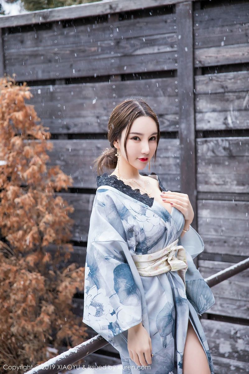 性感女神周于希Sandy雪地美腿丁字裤诱惑北海道旅拍