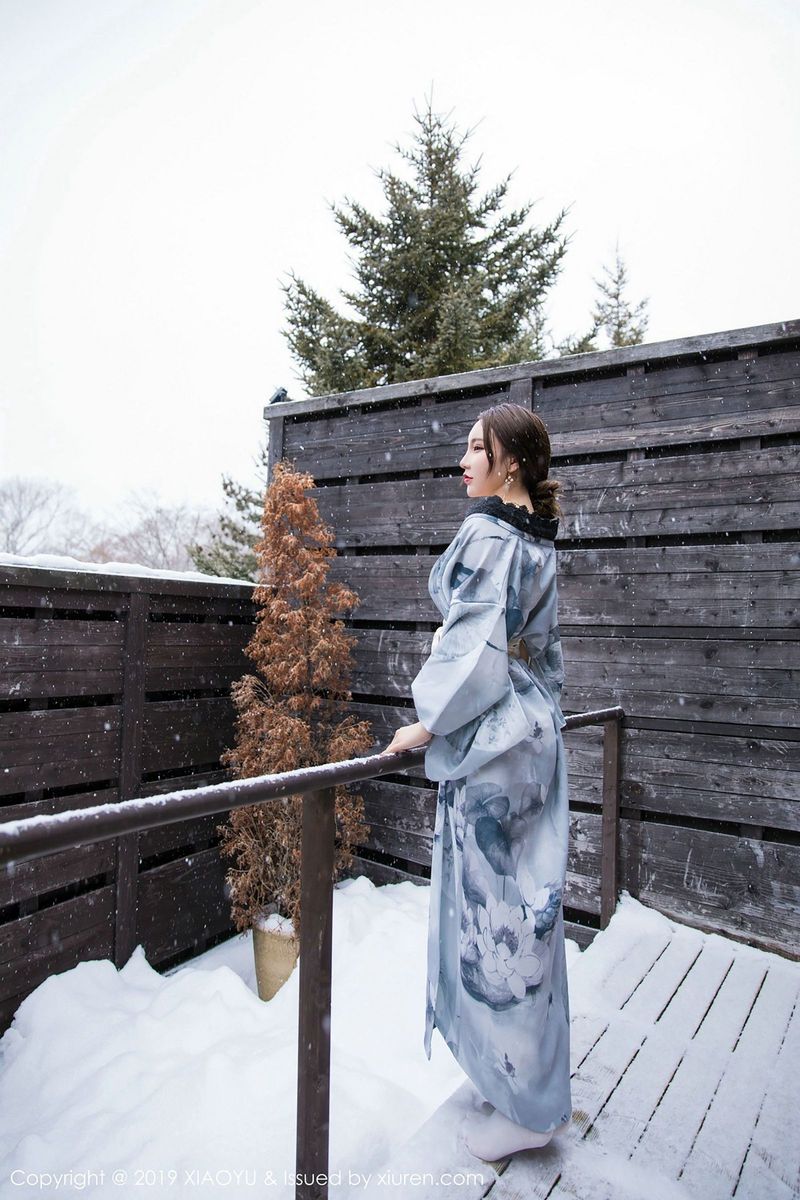 性感女神周于希Sandy雪地美腿丁字裤诱惑北海道旅拍
