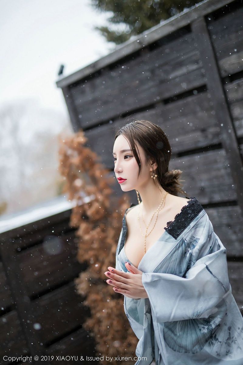 性感女神周于希Sandy雪地美腿丁字裤诱惑北海道旅拍