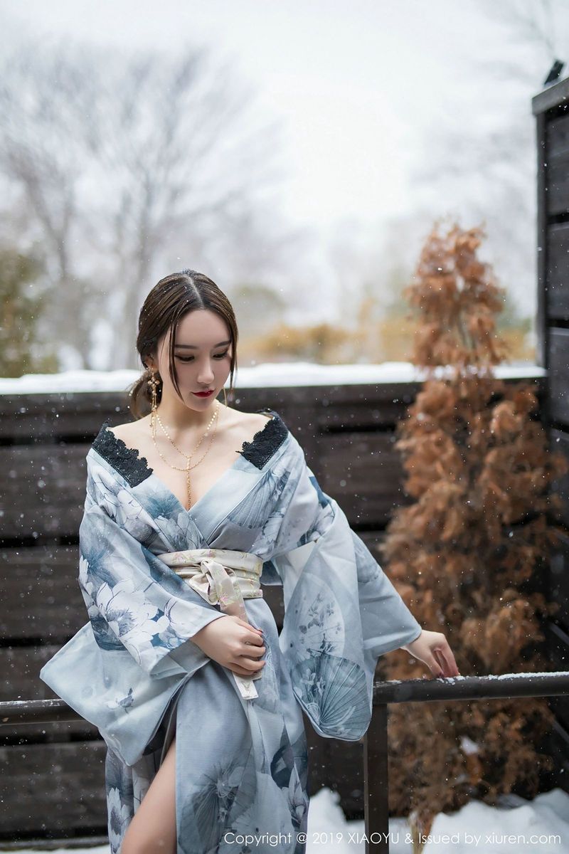 性感女神周于希Sandy雪地美腿丁字裤诱惑北海道旅拍