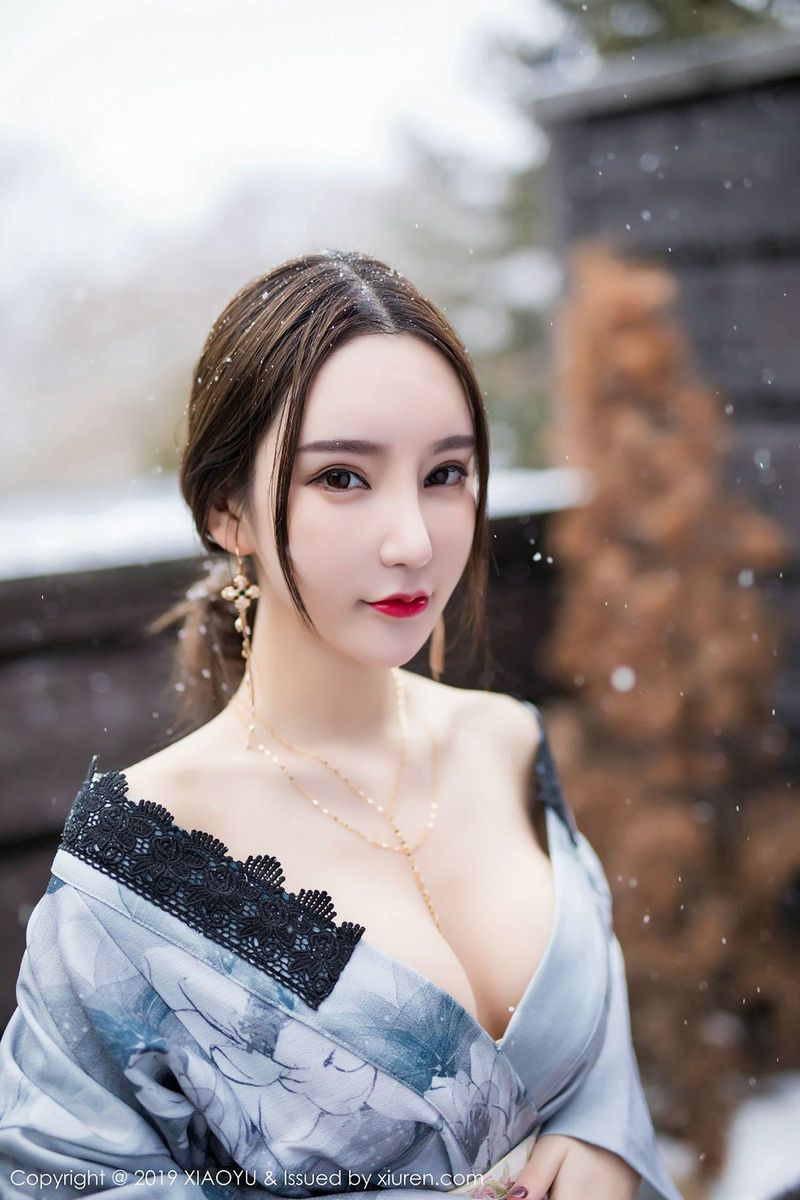 性感女神周于希Sandy雪地美腿丁字裤诱惑北海道旅拍