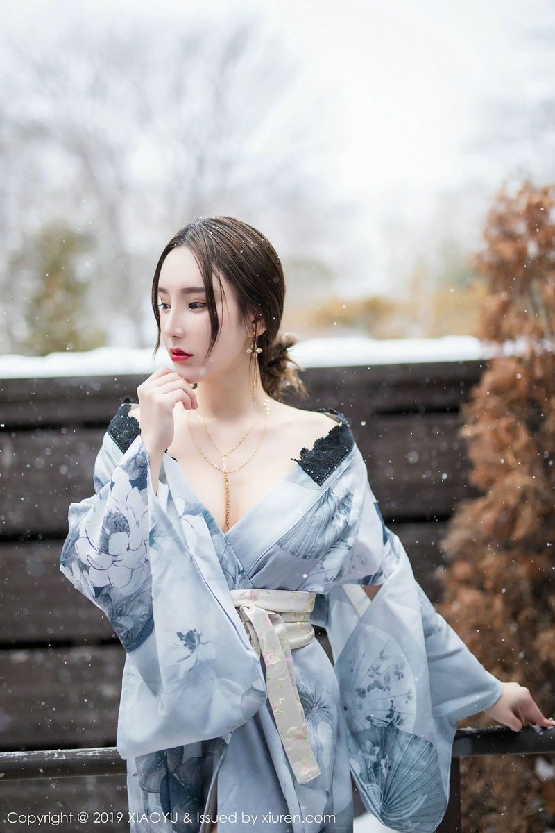性感女神周于希Sandy雪地美腿丁字裤诱惑北海道旅拍
