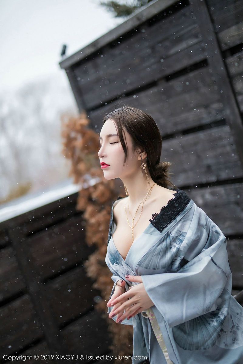 性感女神周于希Sandy雪地美腿丁字裤诱惑北海道旅拍