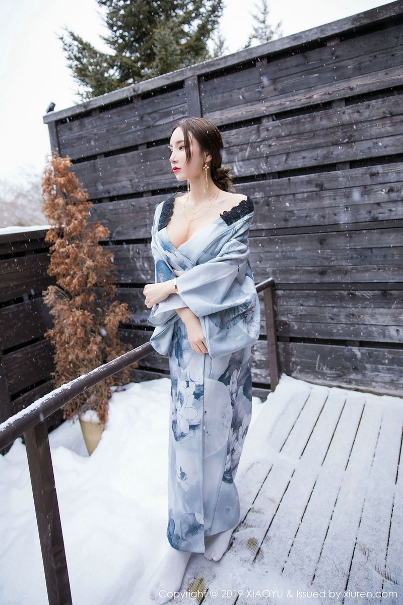 性感女神周于希Sandy雪地美腿丁字裤诱惑北海道旅拍