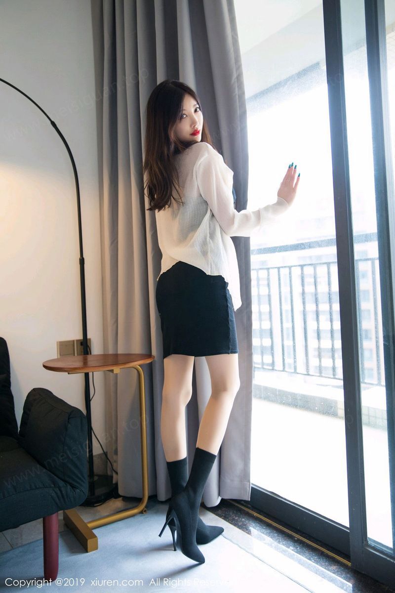 性感女神杨晨晨sugar丝袜美腿内衣诱惑主题写真