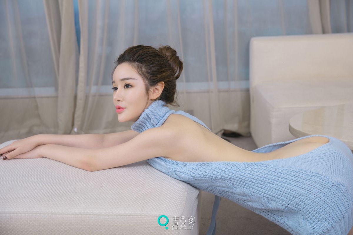 性感女神陈宇曦niki网红毛衣透视薄纱齐B超短裙写真