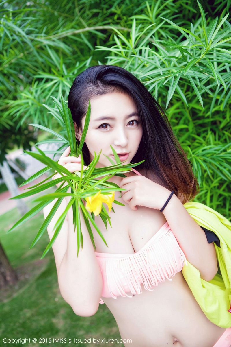 美女模特夏茉GIGI白皙美胸比基尼诱惑广州户外写真