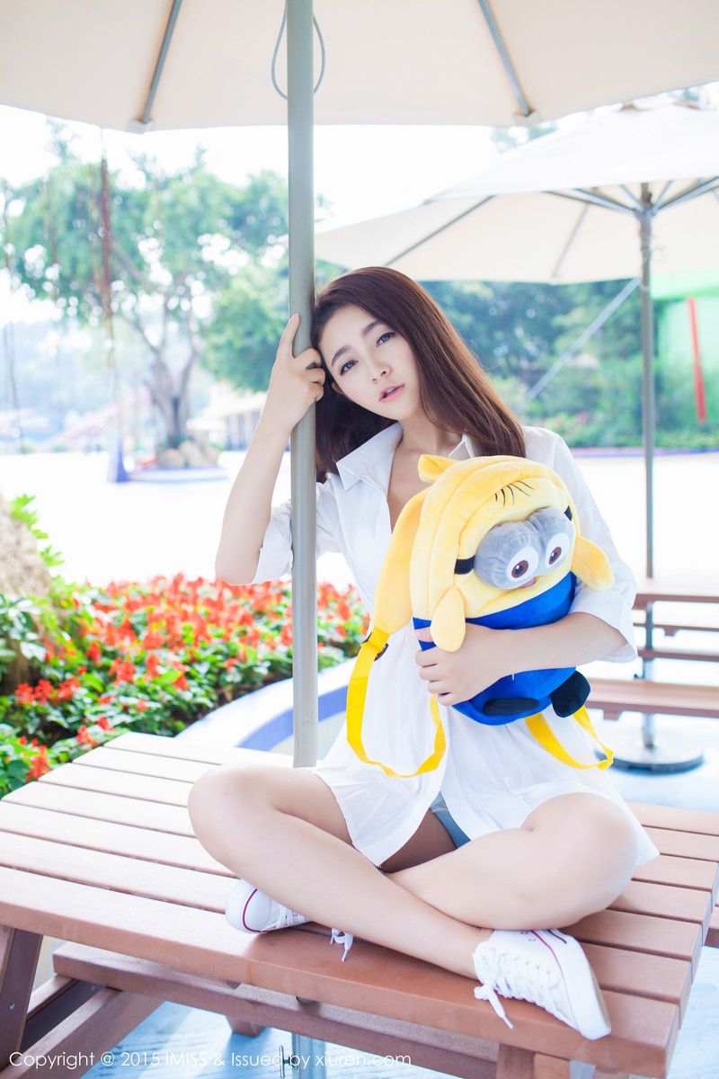 美女模特夏茉GIGI小清新白衬衫内衣诱惑街拍写真